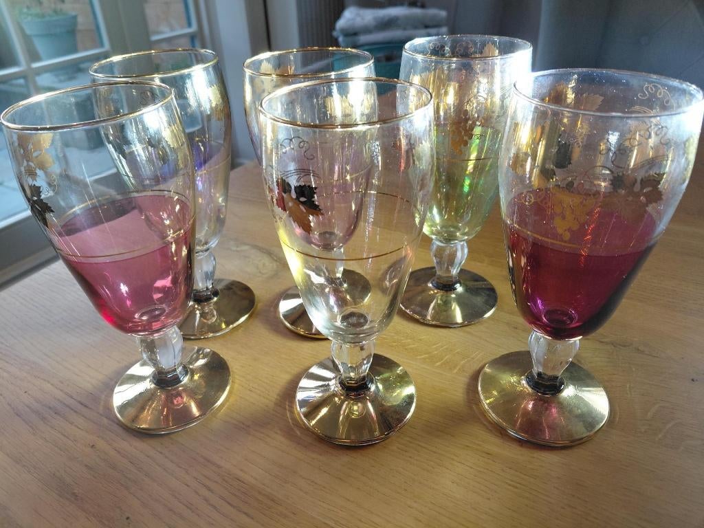 Vintage gekleurd glas met sierlijke tekening, Antiek en Kunst, Ophalen of Verzenden