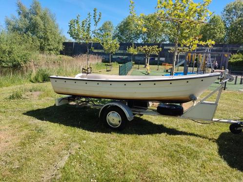 Motorboot, Watersport en Boten, Vis- en Consoleboten, Gebruikt, Tot 10 pk, 3 tot 6 meter, Benzine, Buitenboordmotor, Polyester