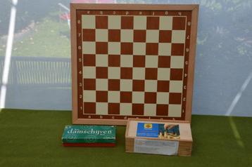Vintage Longfield schaakbord met schaakstukken + damstenen beschikbaar voor biedingen