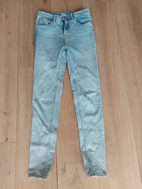 Spijkerbroek van District Nørrebro. Maat 28 (S), Distrikt Nørrebro, Blauw, Ophalen of Verzenden, W28 - W29 (confectie 36)