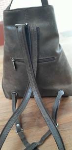 BEAR RUNDLEER SCHOUDER RUGTAS, Ophalen of Verzenden, Zo goed als nieuw, Overige merken, 30 tot 45 cm