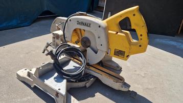 Dewalt DW707 afkort en verstekzaag met afgebroken hendel beschikbaar voor biedingen