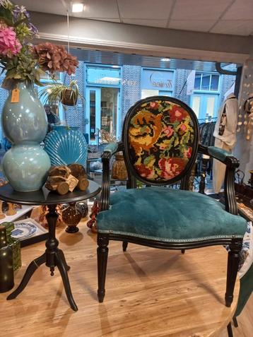 Gerestylede Fauteuil met Klassieke Zitting beschikbaar voor biedingen