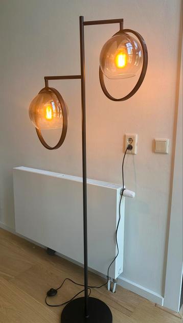 Stijlvolle Vloerlamp met 2 Lichtpunten