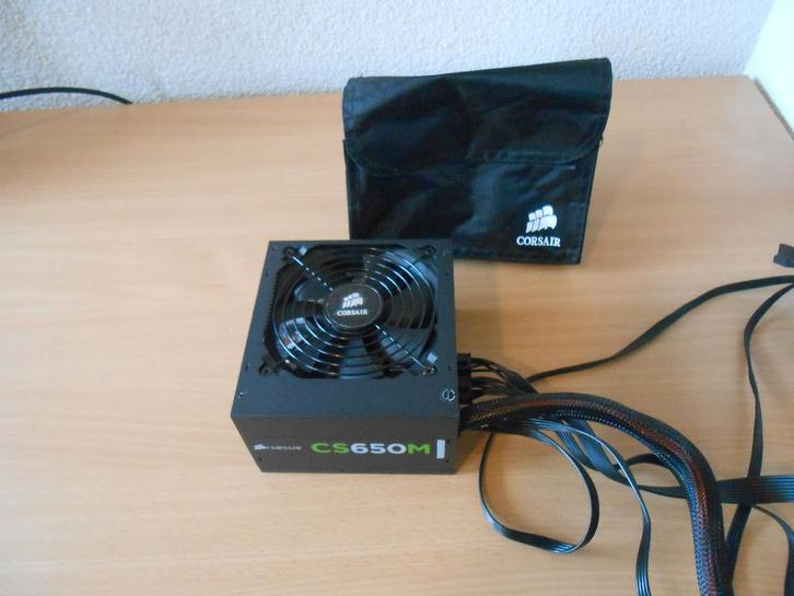 Corsair voeding 650watt, Computers en Software, Interne voedingen, Gebruikt, Ophalen