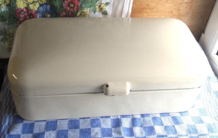 emaille broodtrommel/ brocante brooddoos email, Antiek en Kunst, Antiek | Emaille, Ophalen of Verzenden