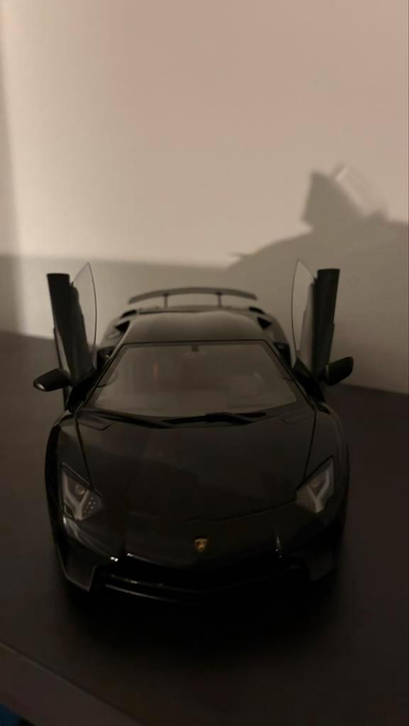 Lamborghini Aventador LP750-4 SV 1:18 AUTOart, Hobby en Vrije tijd, Modelauto's | 1:18, Zo goed als nieuw, Autoart, Ophalen of Verzenden