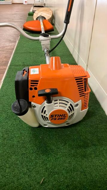 Nette en goed werkende Stihl FS 250 bosmaaier beschikbaar voor biedingen