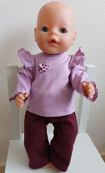 poppenkleertjes beschikbaar voor biedingen