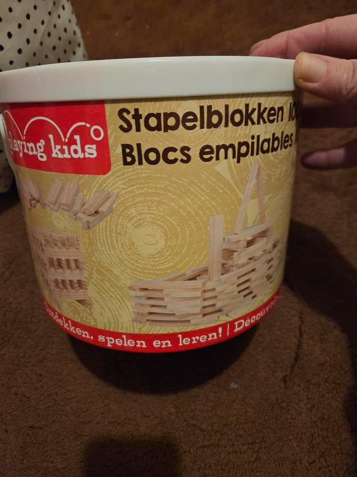 Stapelblokken 100 stuks - Playing Kids, Kinderen en Baby's, Speelgoed | Bouwstenen, Zo goed als nieuw, Ophalen of Verzenden