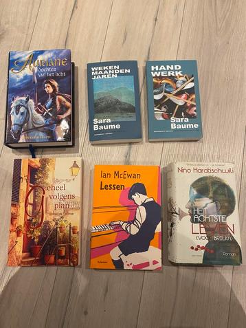 Diverse boeken beschikbaar voor biedingen