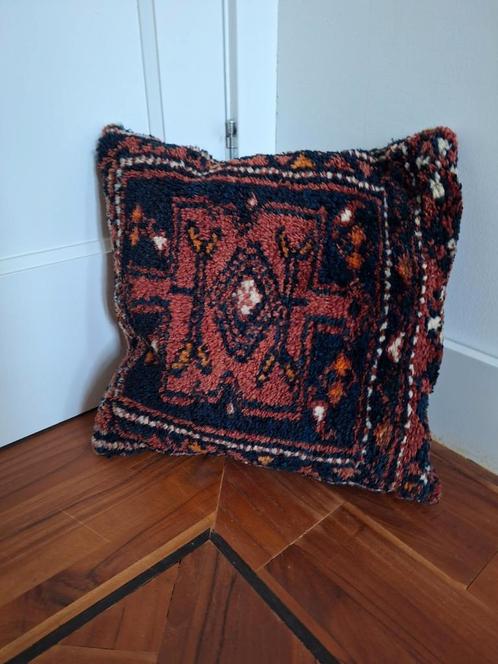 Vintage Perzisch kussen met kelim rug, wol, blauw rood wit, Huis en Inrichting, Woonaccessoires | Kussens, Zo goed als nieuw, Blauw