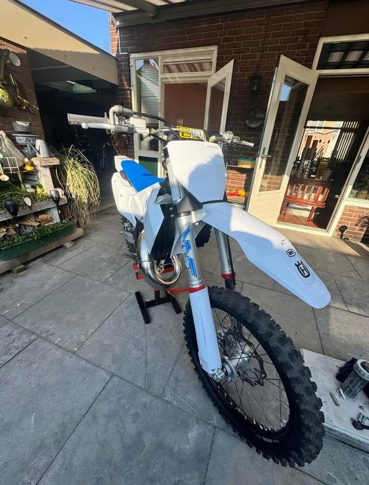 Husqvarna 125cc 2023, Fietsen en Brommers, Brommers | Crossbrommers, Zo goed als nieuw, Overige merken, Ophalen