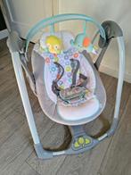 Mooie schommelstoel / babyswing met geluid en inklapbaar, Ophalen, Zo goed als nieuw