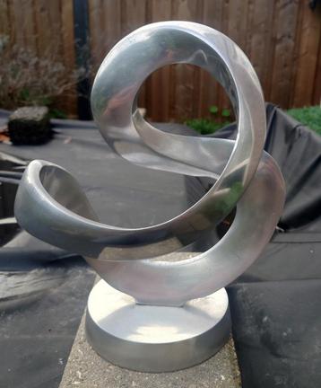 ~1970 Konstruktivistisch aluminium beeld beschikbaar voor biedingen