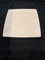 Diverse borden en kommen, Ophalen, Zo goed als nieuw, Overige stijlen, Compleet servies