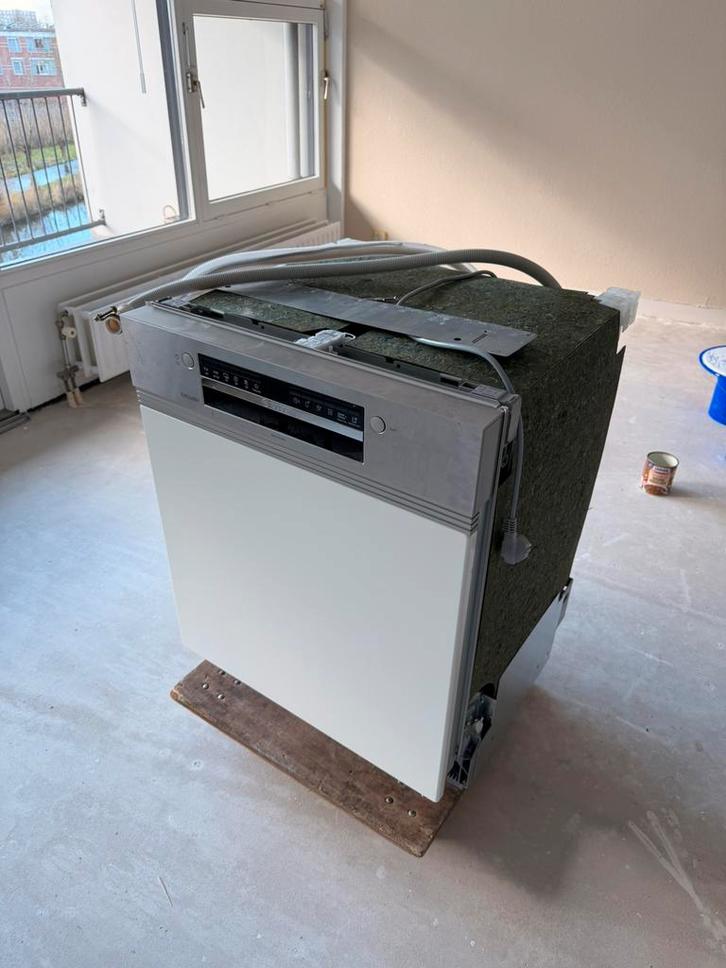 Bosch vaatwasser uit 11/2024 ZGAN, Witgoed en Apparatuur, Vaatwasmachines, Zo goed als nieuw, Inbouw, 85 tot 90 cm, 60 cm of meer