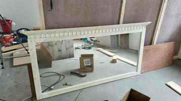 Spiegel beschikbaar voor biedingen