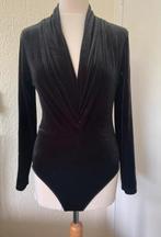 H&M zwart fluwelen body blouse met diepe decolleté, Verzenden, Zo goed als nieuw, Maat 38/40 (M), Zwart
