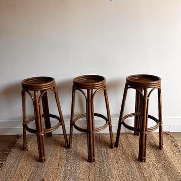 3 rotan bamboe barkrukken vintage beschikbaar voor biedingen