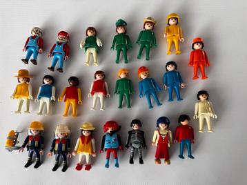 Grote verzameling Playmobil poppetjes beschikbaar voor biedingen