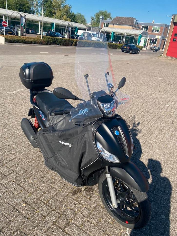 Piaggio medley full option, Fietsen en Brommers, Scooters | Piaggio, Ophalen