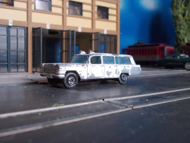 1/87 1963 Cadillac S&S Ambulance - Matchbox Superfast No-54-, Hobby en Vrije tijd, Modelauto's | Overige schalen, Gebruikt, Ophalen of Verzenden