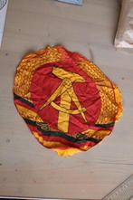 DDR NVA vlag embleem, Ophalen of Verzenden, Landmacht, Duitsland, Embleem of Badge