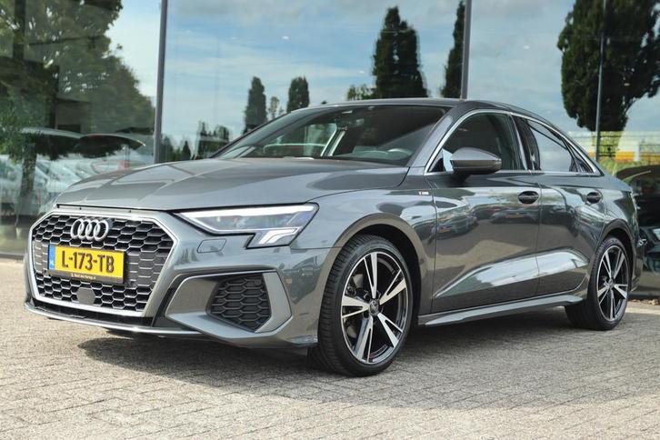 AUDI A3 LIMOUSINE 30 TFSI S EDITION AUT. | 3X S-LINE | VIRT., Auto's, Audi, Bedrijf, Te koop, A3, ABS, Achteruitrijcamera, Adaptieve lichten