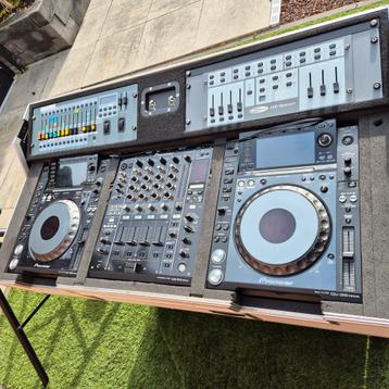 Pioneer nexus set met dj meubel en verlichting  beschikbaar voor biedingen