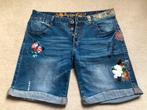 Mooie korte dames jeansbroek, Kleding | Dames, Spijkerbroeken en Jeans, Blauw, W30 - W32 (confectie 38/40), Ophalen of Verzenden