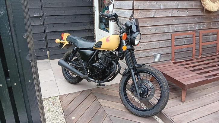 Suzuki GN250, Motoren, Motoren | Suzuki, Particulier, Overig, 11 kW of minder, 1 cilinder, Minimaal motorrijbewijs A1, Ophalen