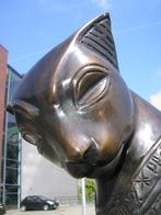 GROOT BRONZEN BEELD VAN EEN KAT, Antiek en Kunst, Ophalen