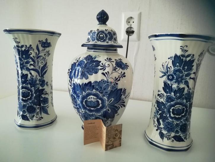 Kaststel kast set delfts blauw 3 vazen, Antiek en Kunst, Antiek | Vazen, Ophalen of Verzenden
