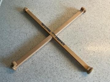 Houten draaitafel voor scrabble beschikbaar voor biedingen