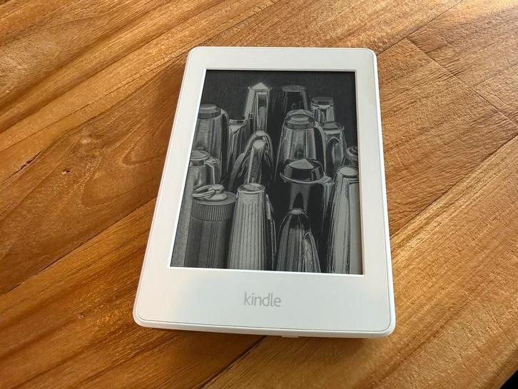 Amazon Kindle Paperwhite (7e gen) 4GB Wit Ereader (27), Computers en Software, E-readers, Zo goed als nieuw, Ophalen of Verzenden