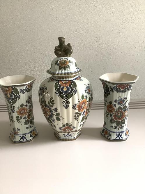 Delfts Polychroom kaststel, pot nr. 450 en 2x vaas nr. 444, Antiek en Kunst, Antiek | Vazen, Ophalen