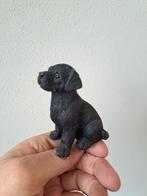 Zittend zwarte Labrador Retriever pup, kunsthars 6x4x8cm, Ophalen of Verzenden, Zo goed als nieuw, Hond of Kat, Beeldje of Figuurtje