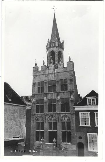 Tholen, Stadhuis. Opruimingskaart beschikbaar voor biedingen