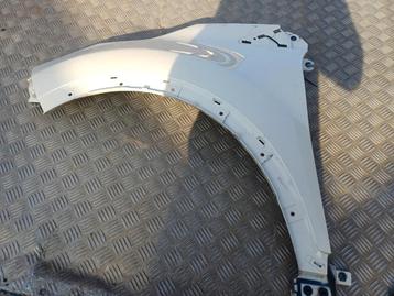 Captur links voorscherm kleur creme beschikbaar voor biedingen