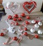 Vintage metalen kerstdecoratie belletjes in rood en wit., Ophalen of Verzenden, Gebruikt