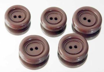 Vintage kunststof knopen nr. E607 aubergine beschikbaar voor biedingen