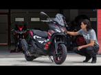 Aprilia SR 125 GT replica **Showroomstaat**, Motoren, Scooter, Particulier, 125 cc, 11 kW of minder