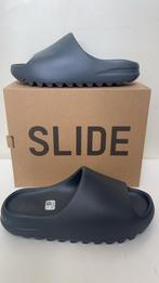 Yeezy slide “slate grey” maat 44,5, Kleding | Heren, Schoenen, Nieuw, Slippers, Ophalen of Verzenden, Yeezy