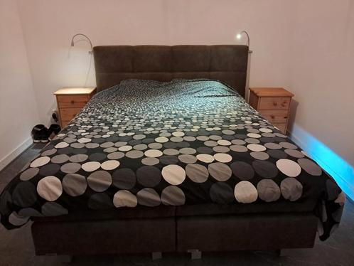 Boxspring, Huis en Inrichting, Slaapkamer | Boxsprings, Zo goed als nieuw, 160 cm, 210 cm, Tweepersoons, Ophalen