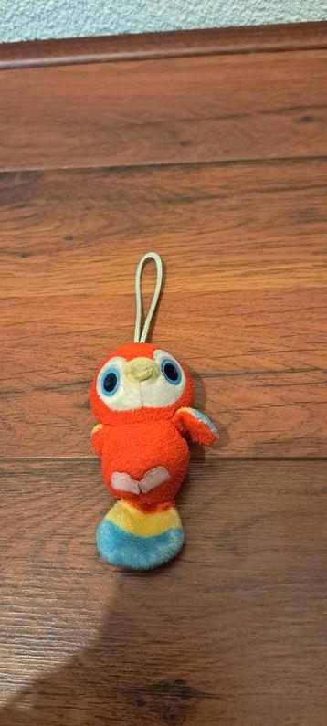 Kleine rode papegaai 9 cm beschikbaar voor biedingen