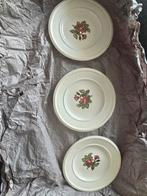 Wedgwood moss rose bordje petit four 13cm doorsnede, Ophalen of Verzenden