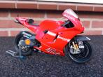 Ducati Desmosedici GP10 - #27 Casey Stoner  2010, Ophalen of Verzenden, Zo goed als nieuw, 1:9 t/m 1:12, Motor