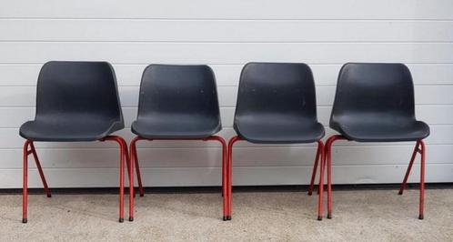 19 x Kunststof kuipstoelen kantine stoelen Vepa grijs cafe, Huis en Inrichting, Barkrukken, Zo goed als nieuw, 5 krukken of meer