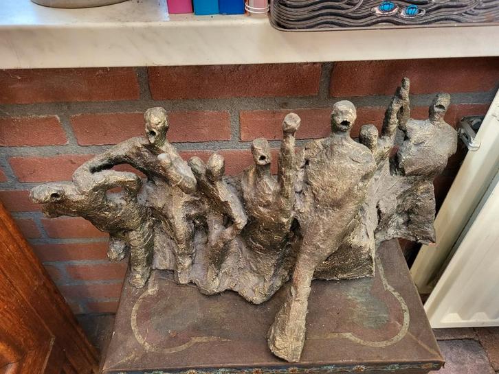Keramiek Beeld 'Opstand', Antiek en Kunst, Kunst | Beelden en Houtsnijwerken, Ophalen of Verzenden